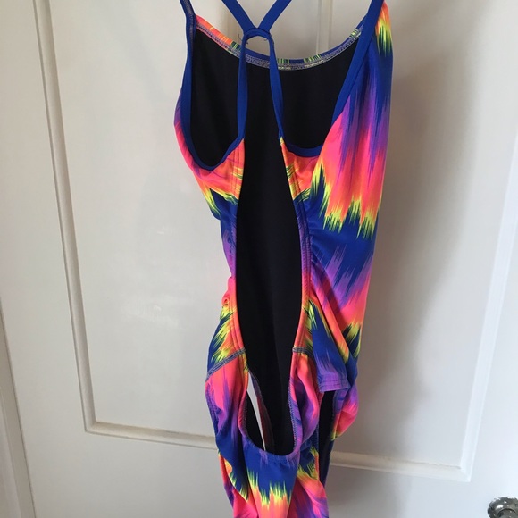 TYR practice suit - Picture 2 of 2